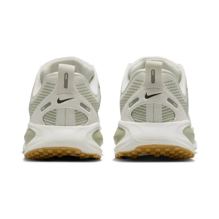 nike-vomero-18 HQ2157-011
