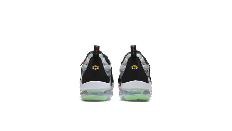 Nike Air VaporMax Plus Black Black/Flash Crimson/Metallic Silver (CZ7904-001)