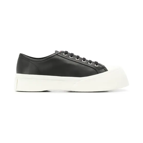 Marni 302 leren met plateauzool “Black” (SNZU002002P2722095)