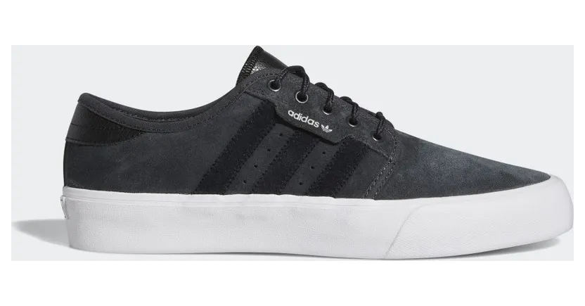 adidas Seeley XT Schuh Carbon / Core Black / Cloud White (GX2075)