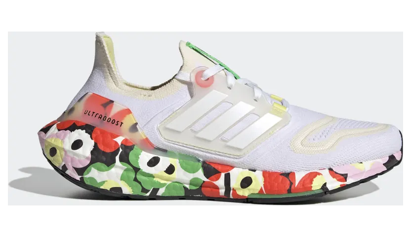 adidas ULTRABOOST 22 W X MARIMEKKO Cloud White / Cloud White / Pearl Citrine (GZ5738)