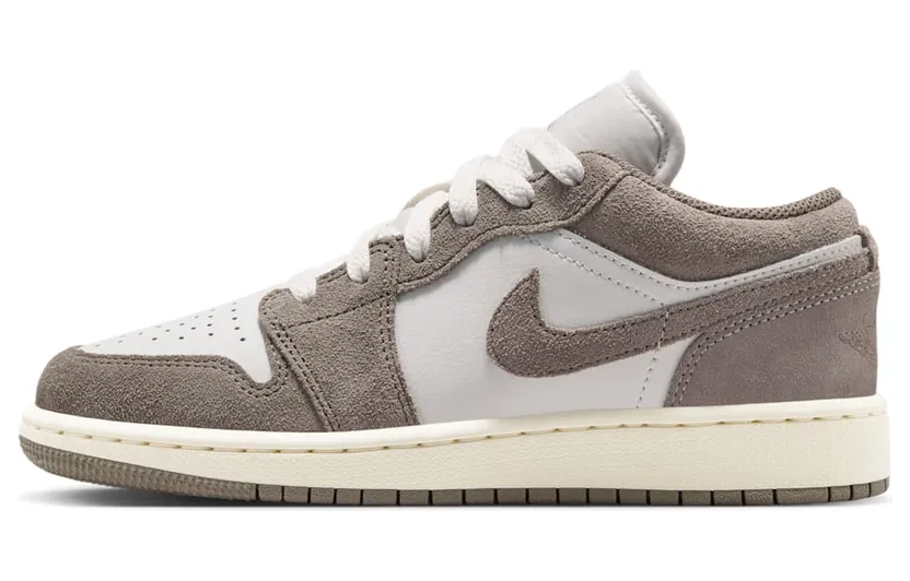 Air Jordan 1 Low 553560-026