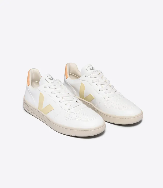 Veja V-10 White