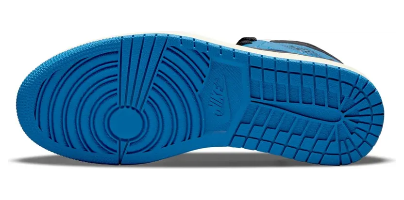 Der Fragment x Travis Scott kostet 1.135 bis 6.834 Euro. Das ist kein Preis (2)
