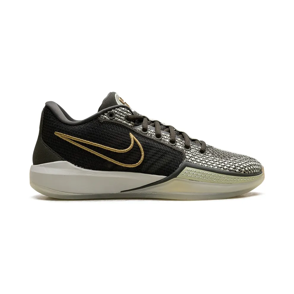 Nike Sabrina 1 EP “Dedication” (HF5517-302)
