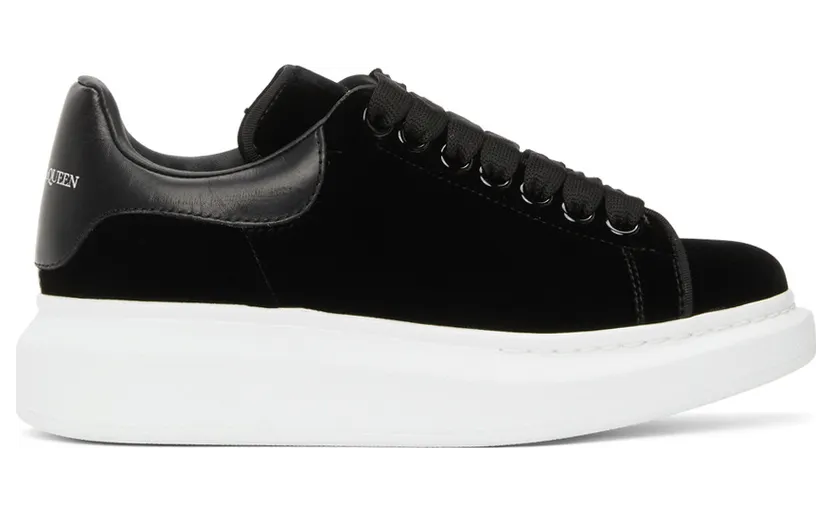 Alexander McQueen Black Velvet Oversized (553775 W4FKT)