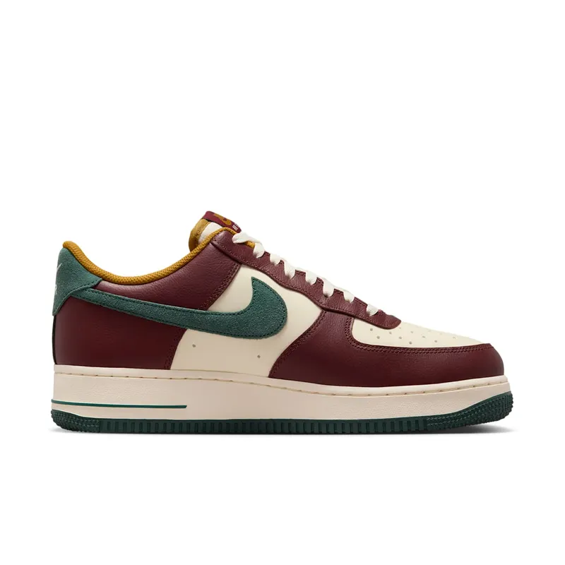 Nike Air Force 1 ’07 LV8 (cocnut milk / vintage green / dark team red) – HQ3612-113