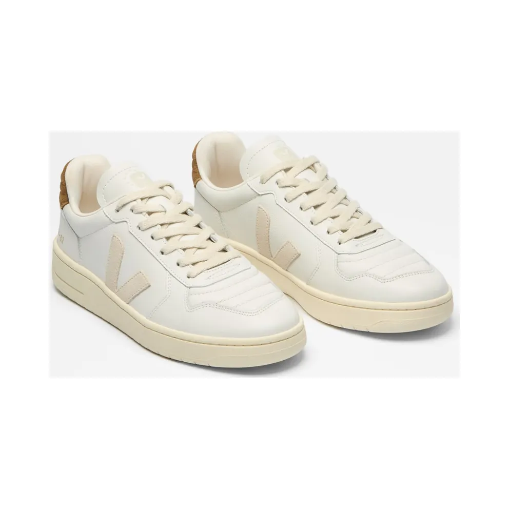 Veja V-10 White