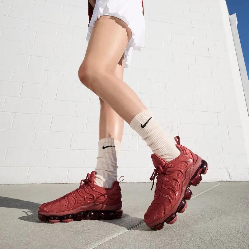 Nike AIR VAPORMAX PLUS “Burgundy” (FQ8878-661)
