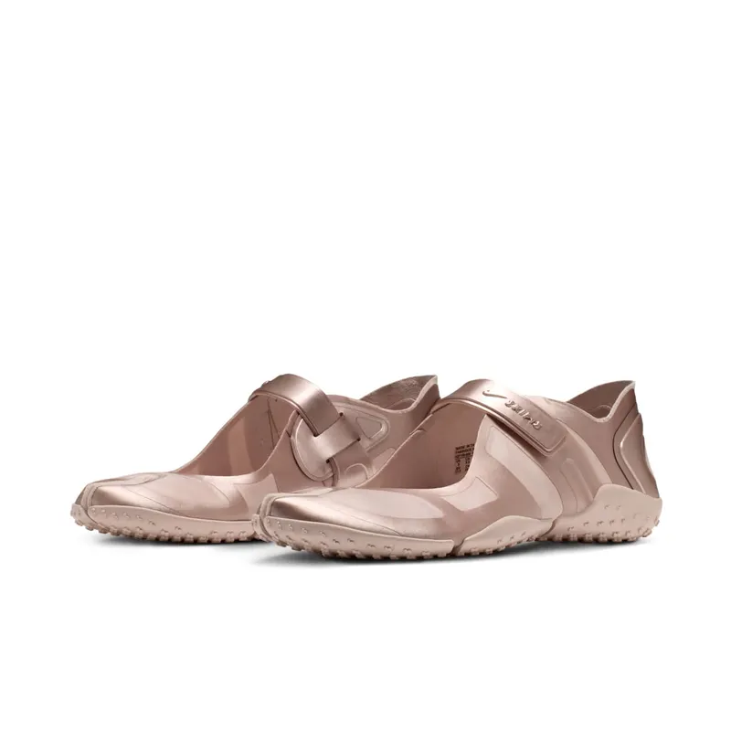 Nike Air Rift Satin “SKIMS – Slit Red” (IQ7158-600)