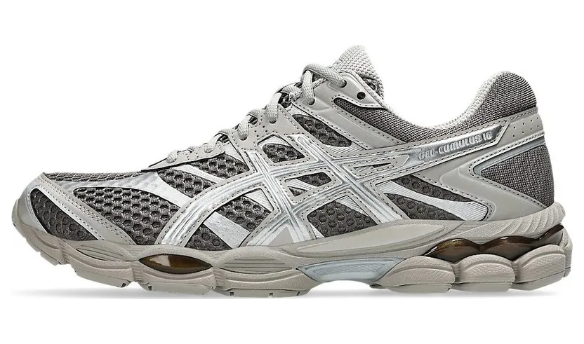 ASICS GEL-CUMULUS 16 “Cocoa Powder / Pure Silver” (1203A733-201)