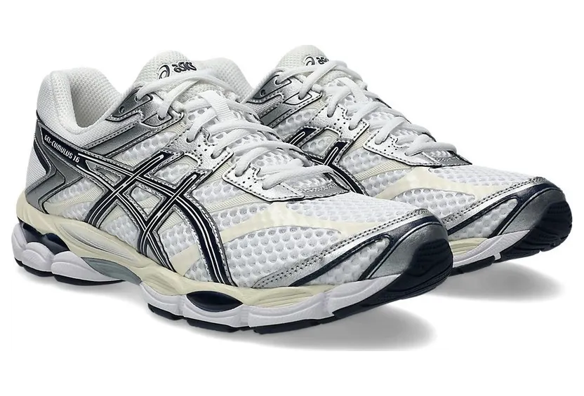 Asics Gel-Cumulus 16 “White Midnight”: Weiß-Navy für jeden Tag (2)