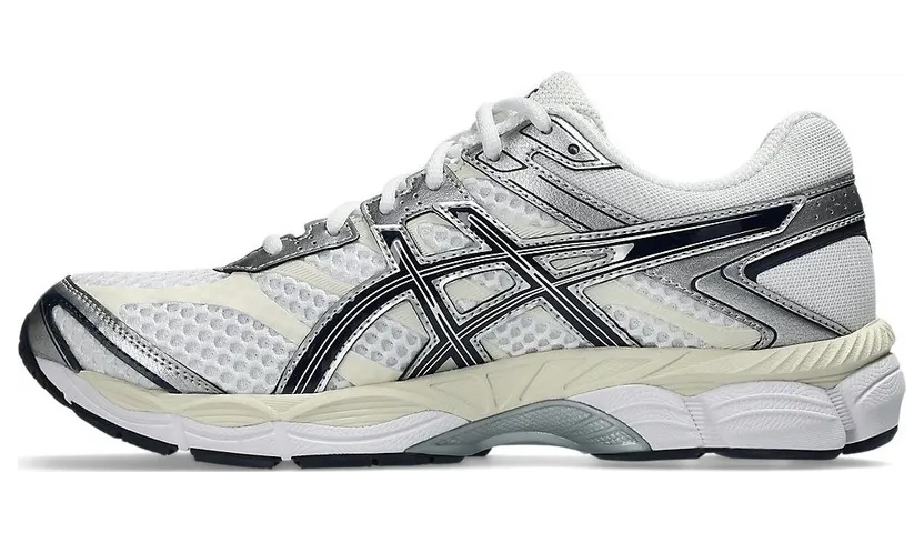Asics Gel-Cumulus 16 “White Midnight”: Weiß-Navy für jeden Tag (4)