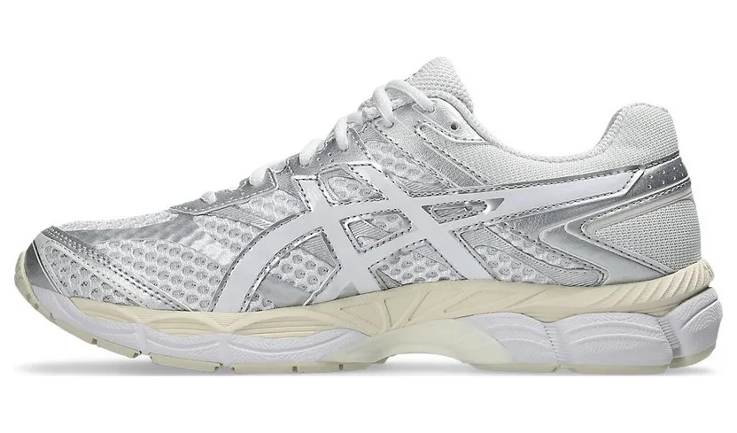 Asics Gel-Cumulus 16 “White”: weißer Runner ohne Getue (4)