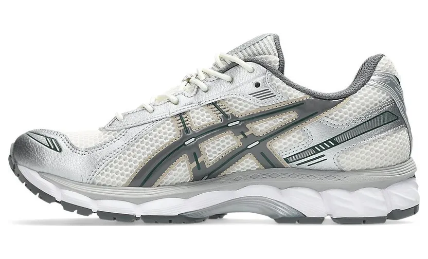 Asics Gel-Kayano 12.1 “Cream/Carbon”: die saubere helle Wahl (4)