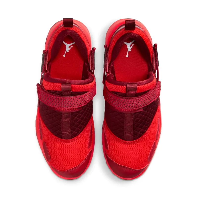 Jordan Trunner LX “Chile Red” (HQ2164-601)