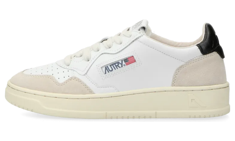 Autry Medalist Low White / Black (AULWLS21)