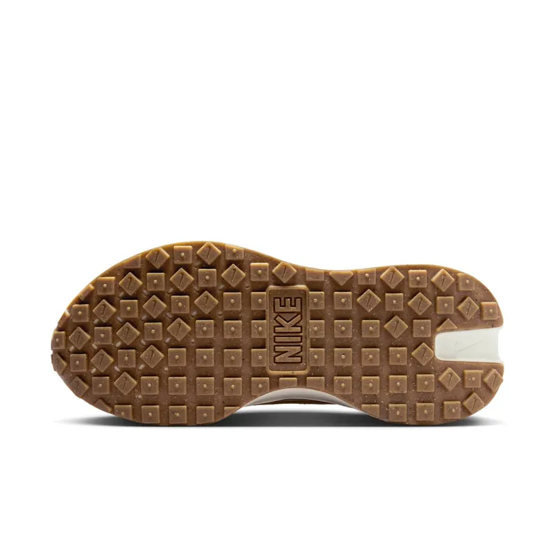 Nike Phoenix Waffle (sanddrift / hemp / sesame / metallic silver) – FD2196-102