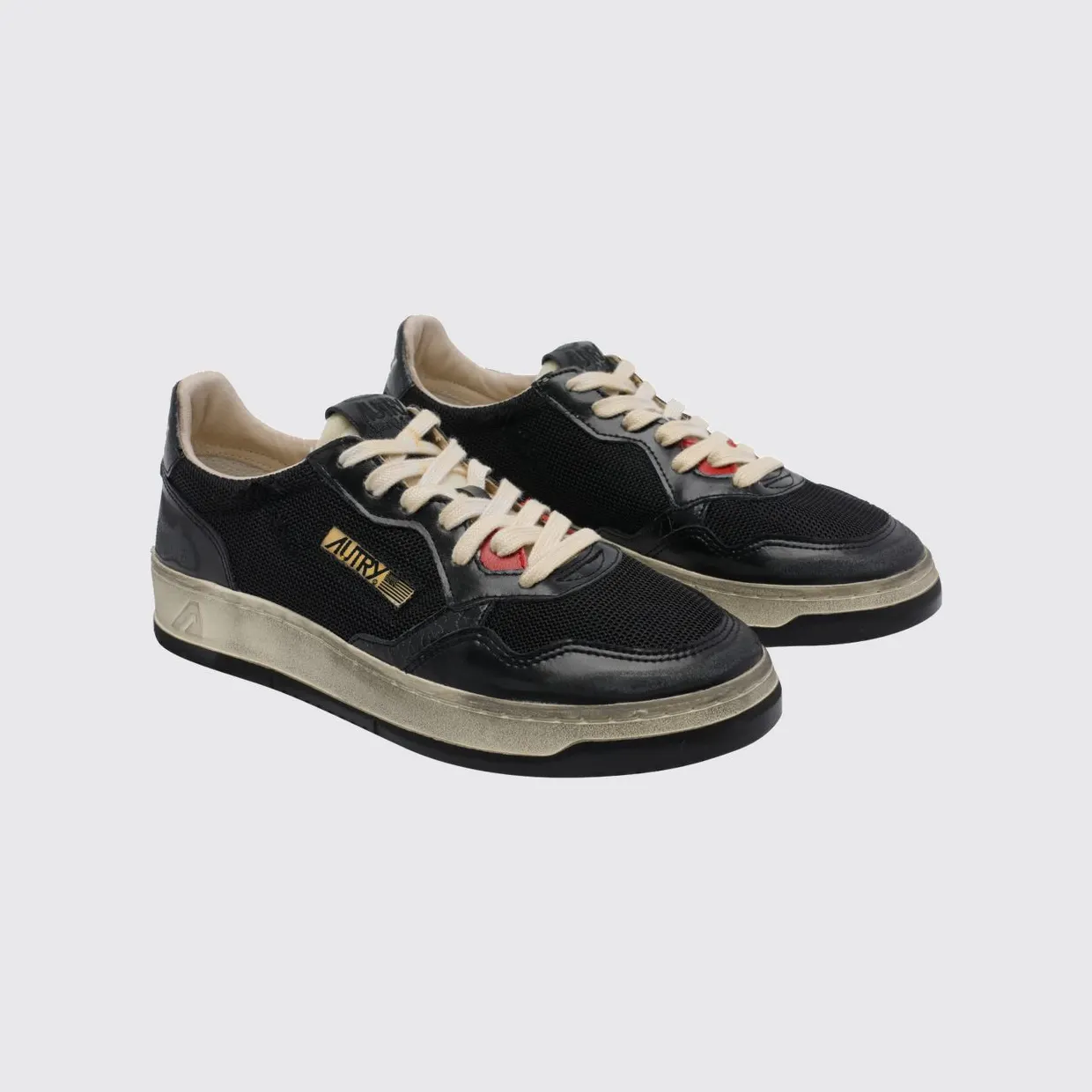 Autry Medalist Low Super Vintage Calfskin Sneakers with Worn Effect Black 1 (AVLMKH01)