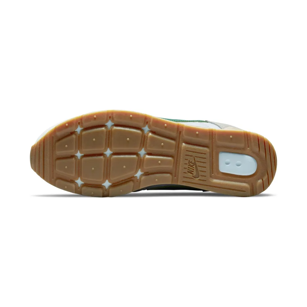 Nike Venture Runneren “White / Summit White / Gum Light Brown / Green Noise” (DJ2004-100)