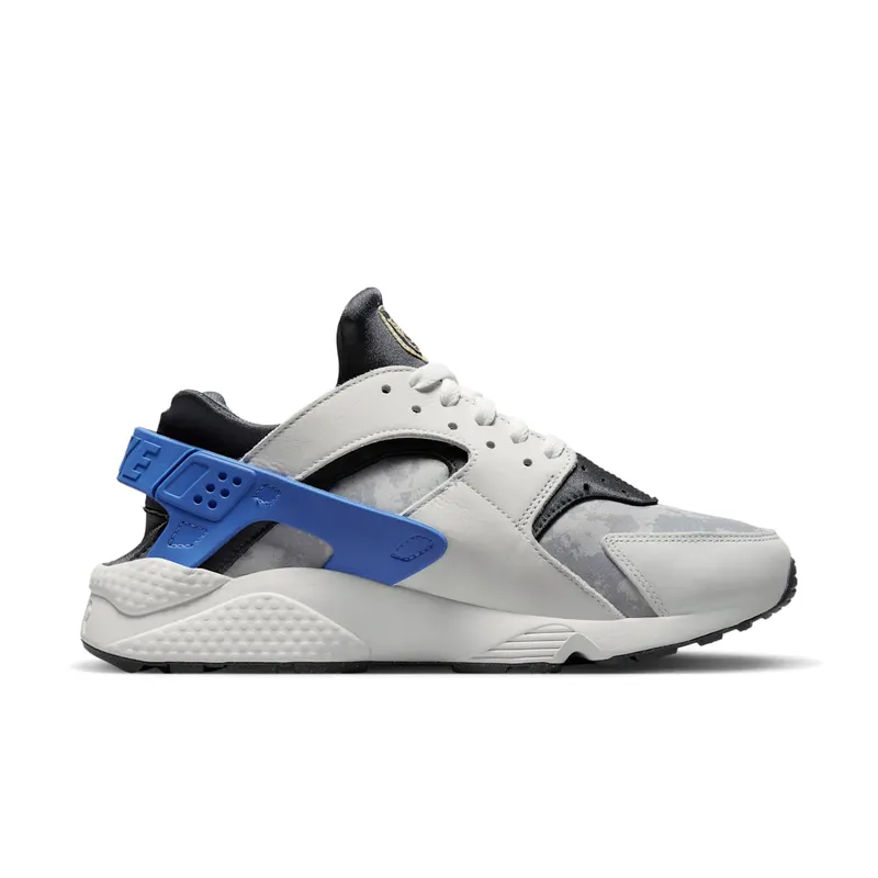 Nike Air Huarache “Social FC” (DR0286-100)