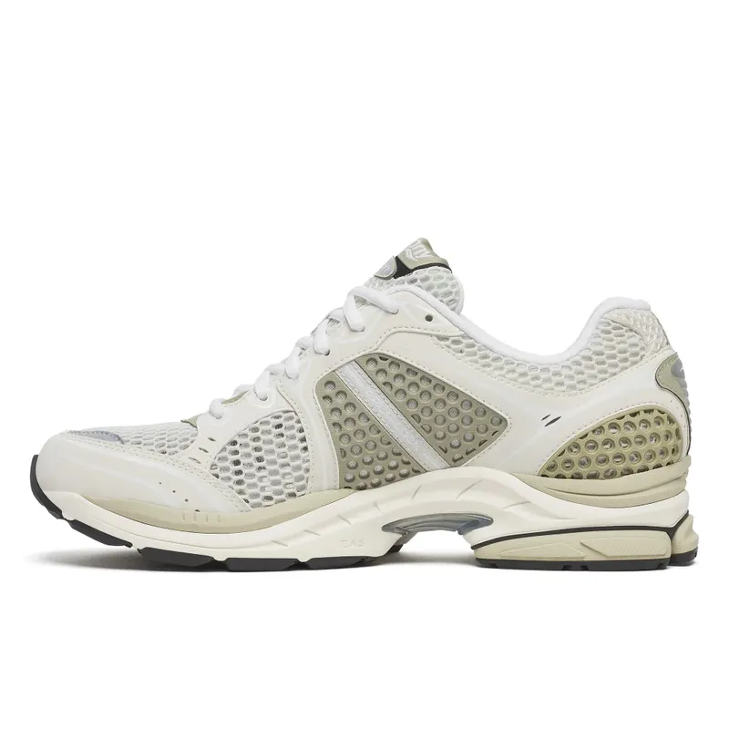 SAUCONY ProGrid Triumph 4 “White Onyx / Elm” (S70704-27)