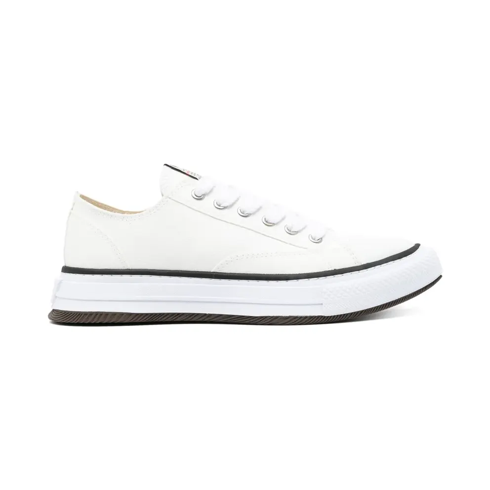 Maison MIHARA YASUHIRO Yucca mit spitzer Kappe – White (B12FW702)