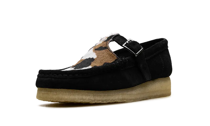 Clarks WALLABEE T-BAR “Black Cow Print” (26180686)