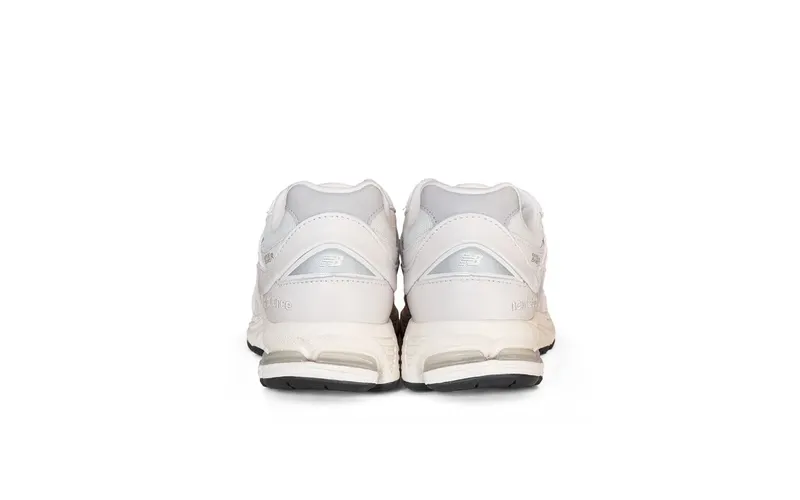 New Balance 2002R Linen Fog Rain Cloud (M2002RO1)