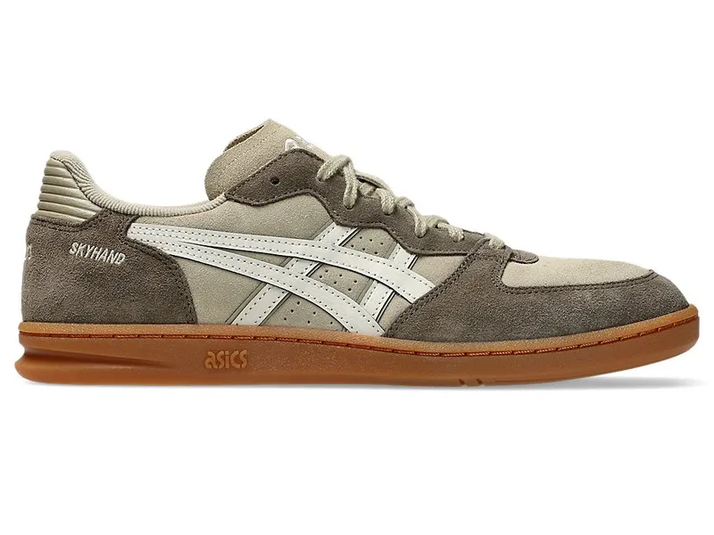 ASICS SKYHAND OG “Driftwood / Smoke Grey” (1203A452-203)