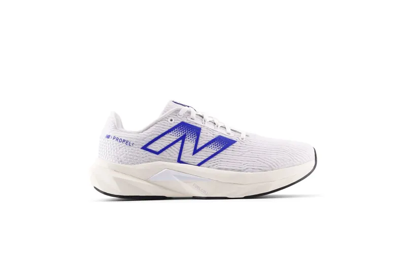 NEW BALANCE FuelCell Propelv5 “NB 103 WHITE / BLUE GEMSTONE / Angora” (MFCPRCZ5)