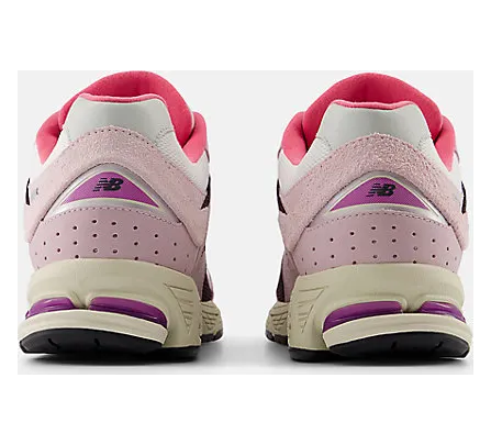 new-balance-2002r U2002RTB