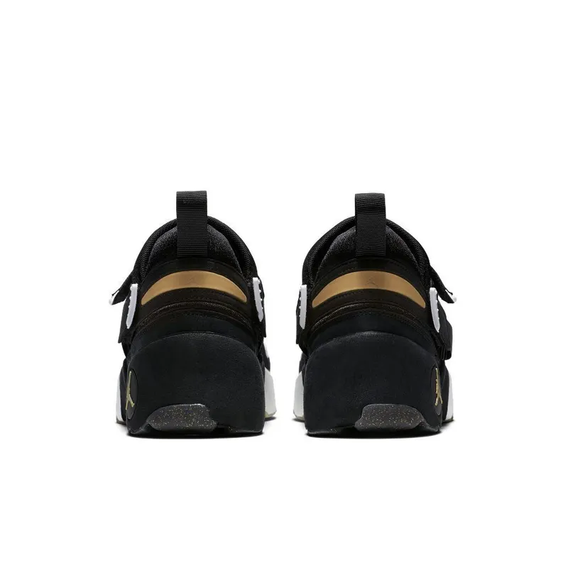 Jordan Trunner LX BHM (2017) White/Black-Metallic Gold (909408-032)