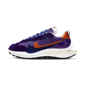 Nike x sacai Vaporwaffle Dark Iris (2021) – “Dark Iris / White / Campfire Orange” (DD1875-500)