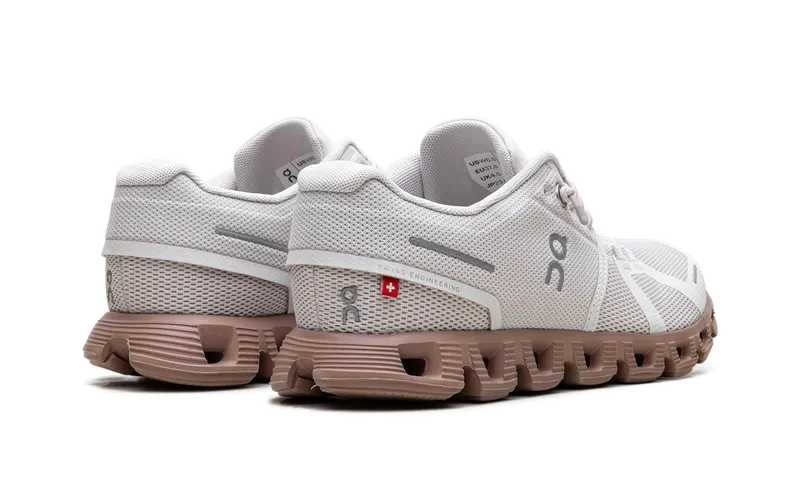 On Running On Cloud 5 “Sand Rosebrown” (59.97767)