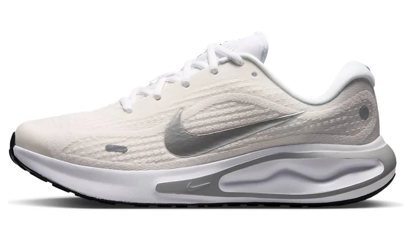 Nike Journey Run Wit/Sail/Zwart/Metallic Silver (FJ7765-124)