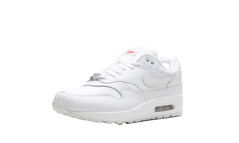 Supreme x Nike Air Max 1 ’87 “Triple White” (HF8813-100): de luidste collab in z’n stilste jas (4)