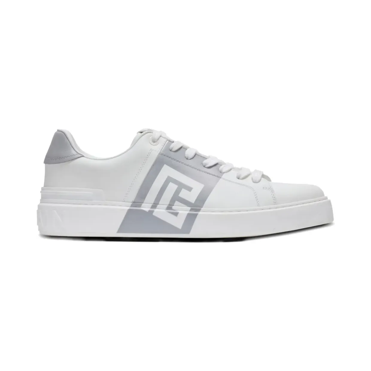 Balmain B-Court van kalfsleer met logodetail “White” (FM0VI288LVBP)