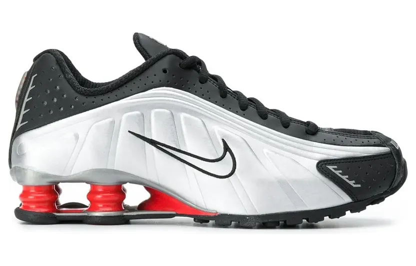 Nike ‘Shox R4’ Sneakers – Schwarz (BV1111)