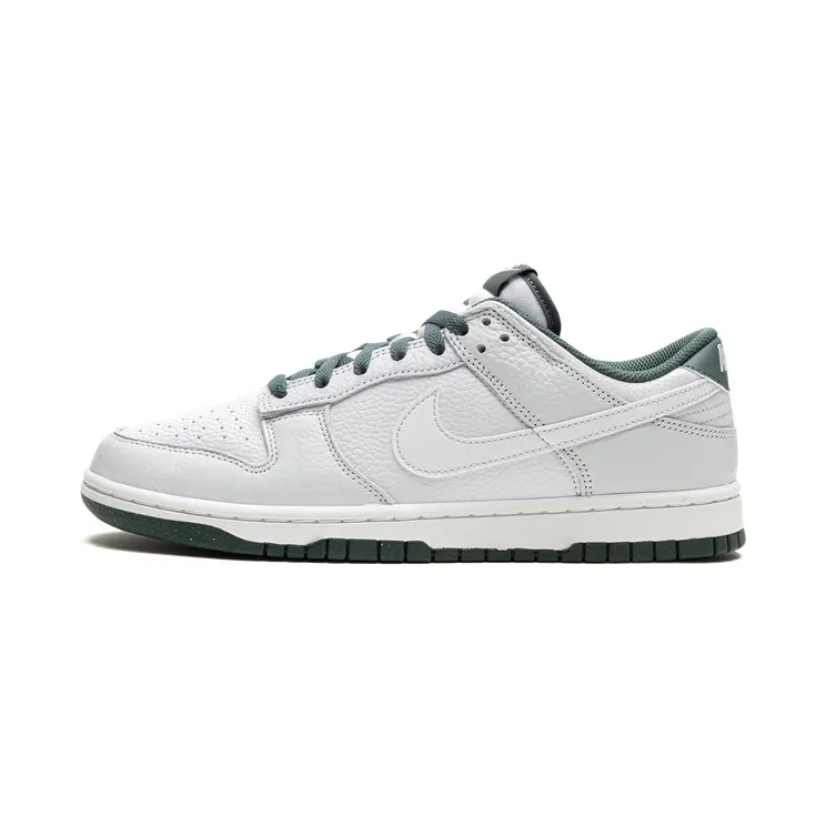 Uit de oude doos: Nike Dunk Low “Vintage Green” (HF2874-001)