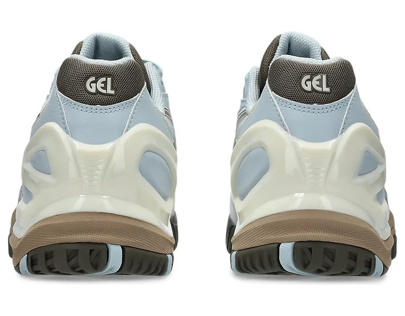 Asics Gel-Resolution 5 “Storm Cloud Sepia Brown”: storm op straat (5)