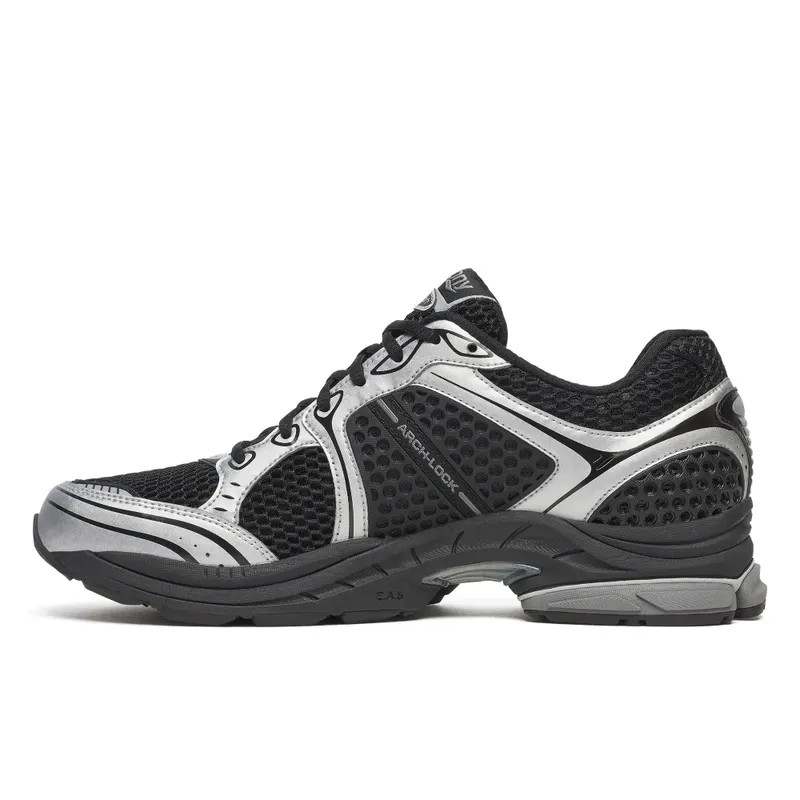 SAUCONY ProGrid Triumph 4 “Black / Silver” (S70704-23)