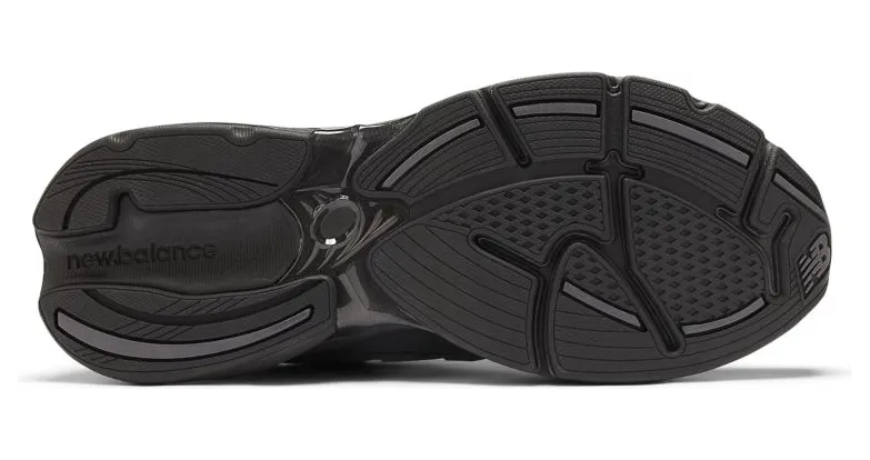 New Balance 2010 “Black Iridescent”: zwart met een olieglans (5)
