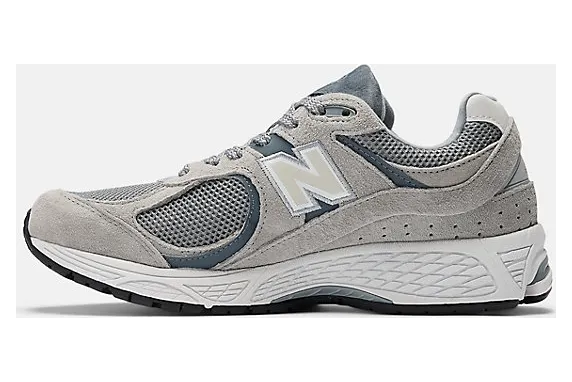 New Balance M2002RST “Light Grey”: saai op de goede manier (2)