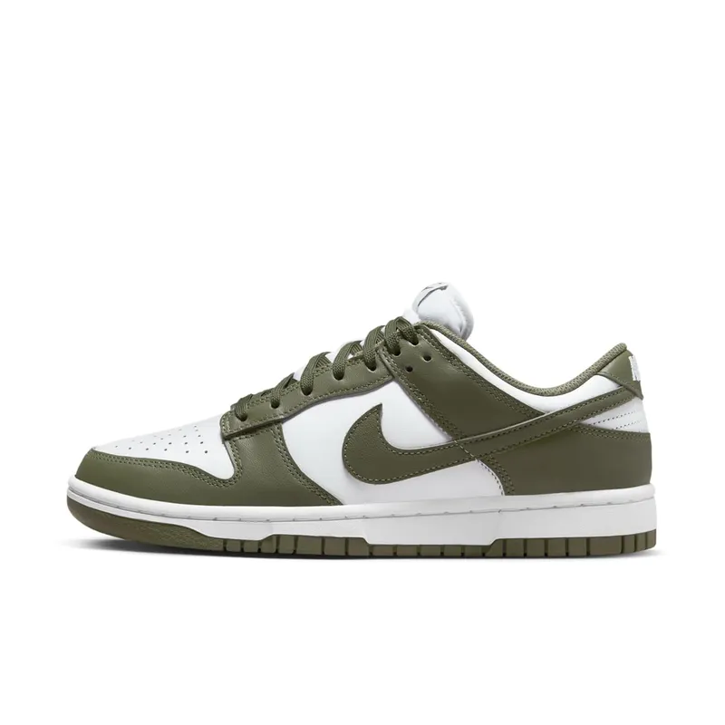De adviesprijs van 180 euro die bij deze Dunk Low niemand betaalt
