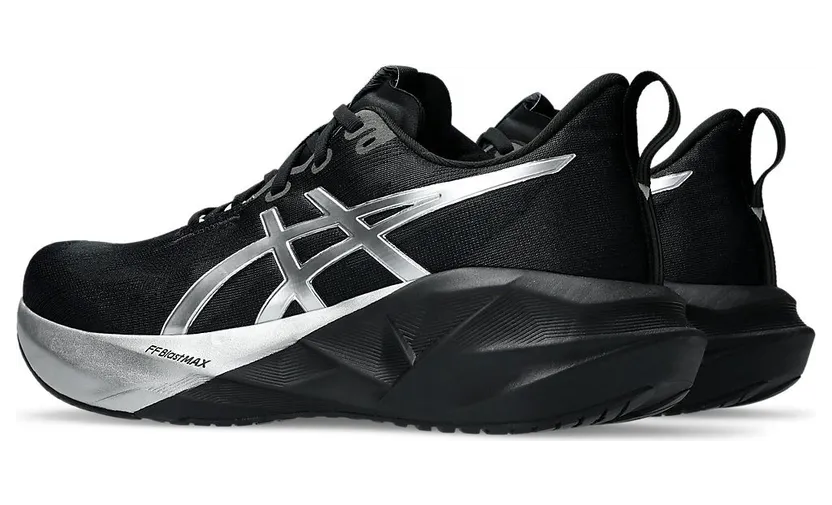 asics-novablast 1011C193-001