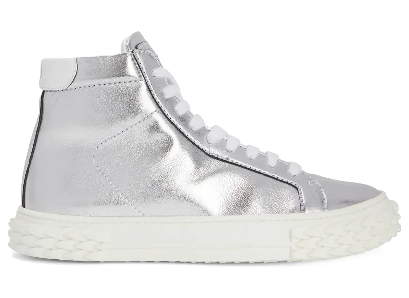 Giuseppe Zanotti Sneaker montante confectionnée en tissu synthétique argenté fabriqué à partir de cuir recyclé, avec un logo blanc sur le talon. l’étiquette signature » ton sur ton estampée au laser sur la languette et la semelle blabber » en caoutchouc biosourcé blan (RS20057002)