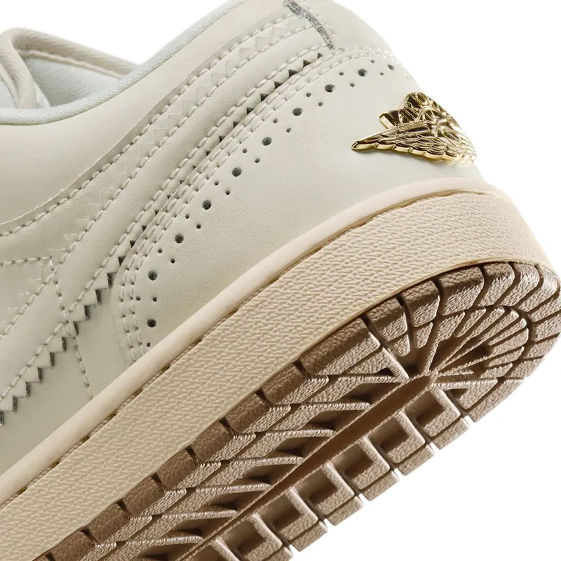 Air Jordan 1 Chalk/Metallic Gold/Pearl White/Chalk (IO0759-100)