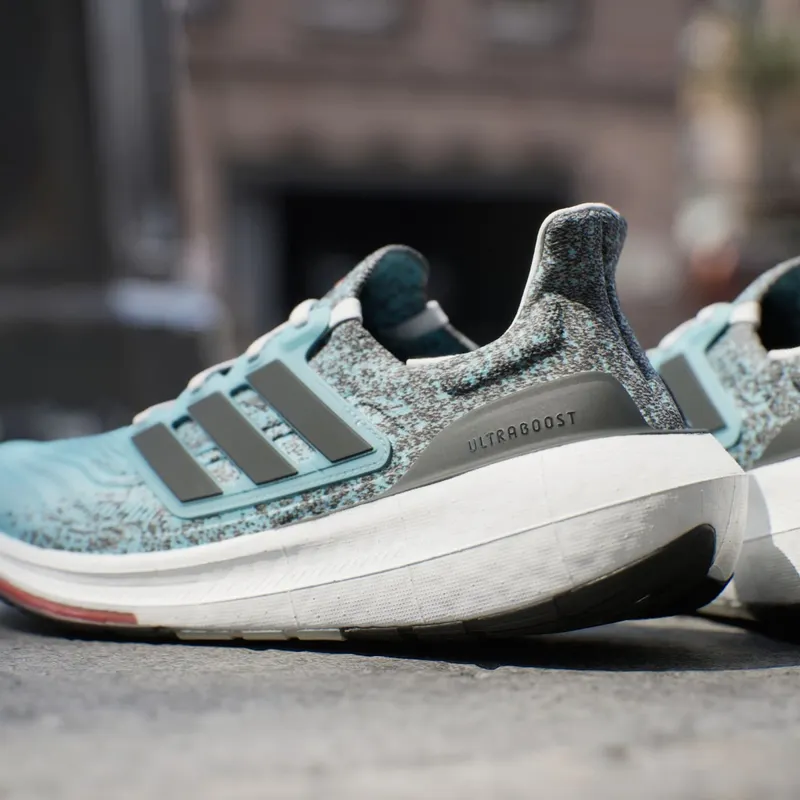 Adidas ULTRABOOST LIGHT “Black” (IE1694)