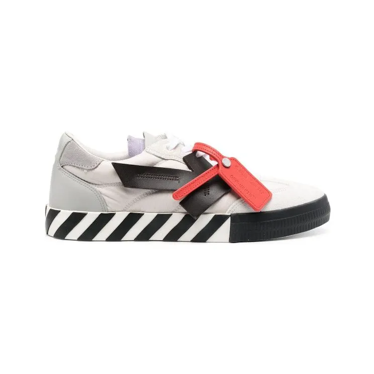 OFF-WHITE Vulc Low Logo Patch White Black (OMIA232S23LEA0010110)